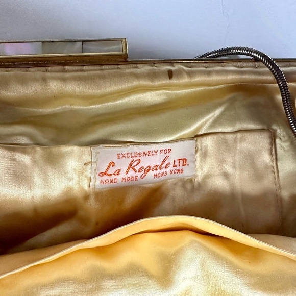 COPY - Vintage 1960s Handbag with Lucite Trim - Picture 6 of 6